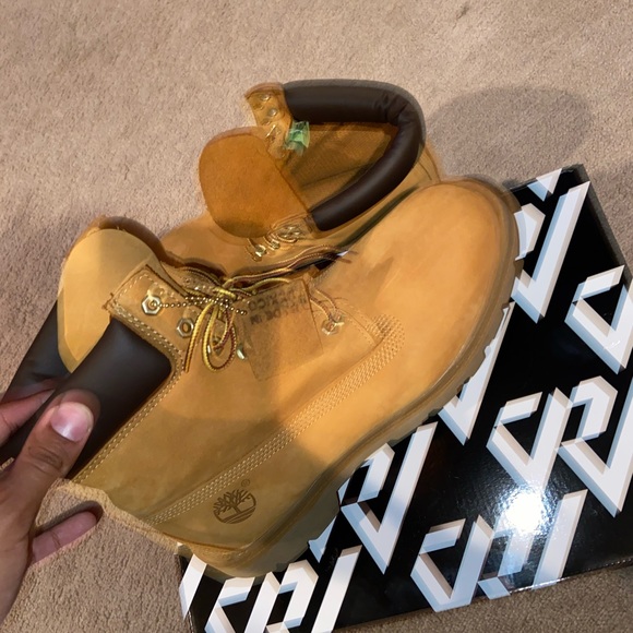 TimberLand Boots Size 10 (Wheat Nubuck) main image 4